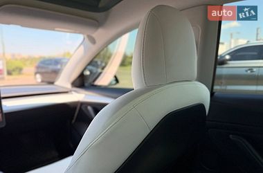 Седан Tesla Model 3 2021 в Кривом Роге