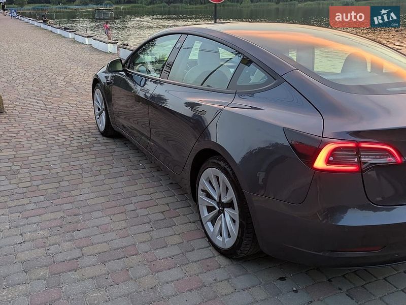Седан Tesla Model 3 2020 в Ивано-Франковске