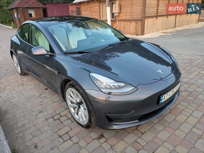 Седан Tesla Model 3 2020 в Ивано-Франковске