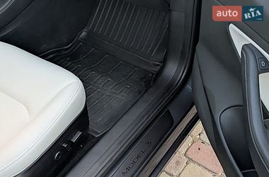 Седан Tesla Model 3 2020 в Ивано-Франковске