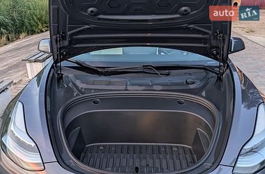 Седан Tesla Model 3 2020 в Ивано-Франковске