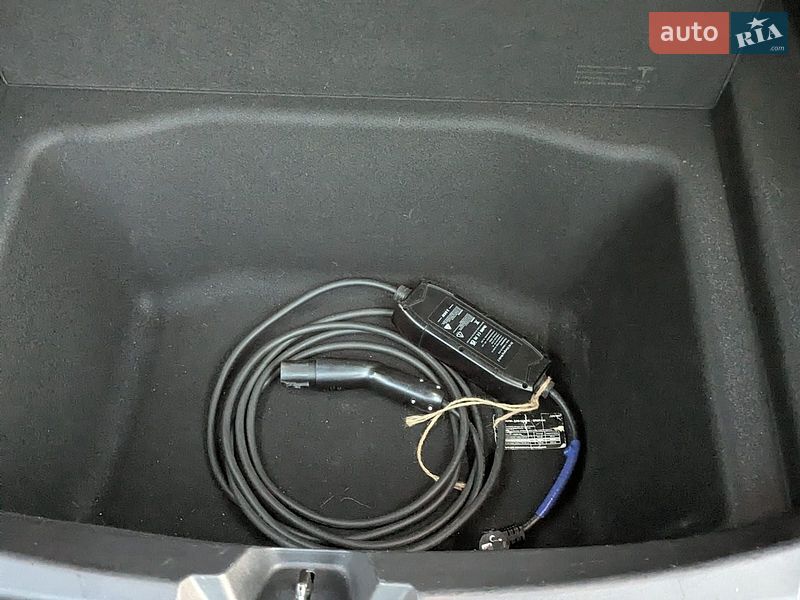 Седан Tesla Model 3 2020 в Ивано-Франковске