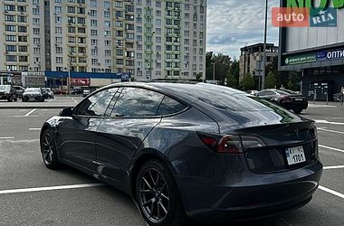 Седан Tesla Model 3 2020 в Києві