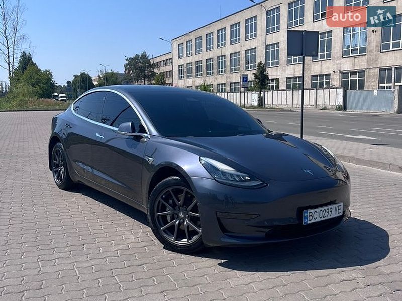 Tesla Model 3 2019