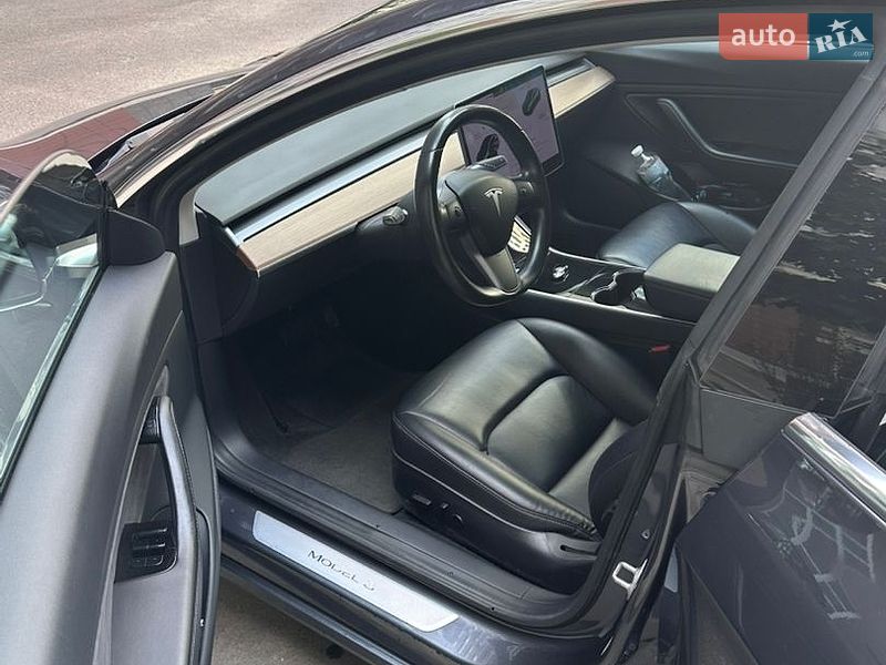 Седан Tesla Model 3 2018 в Києві