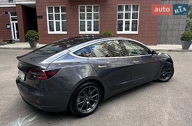 Седан Tesla Model 3 2018 в Києві
