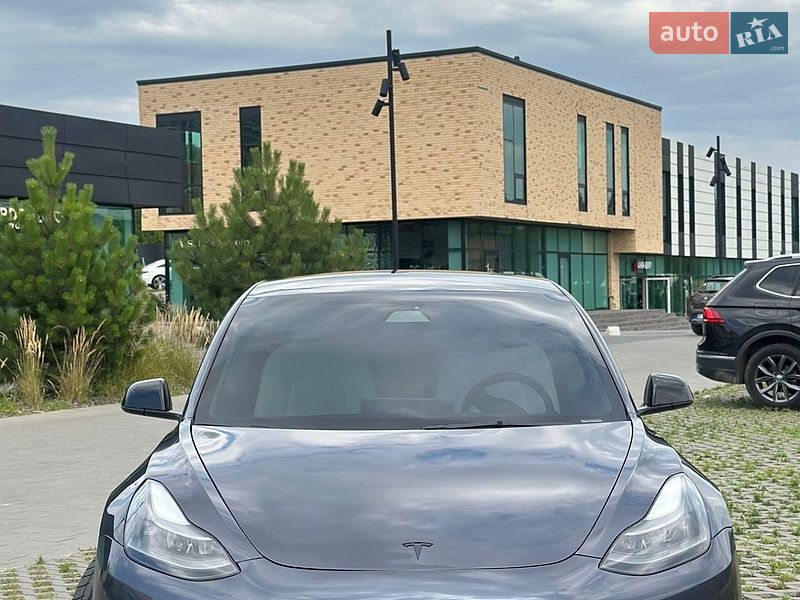Tesla Model 3 2021