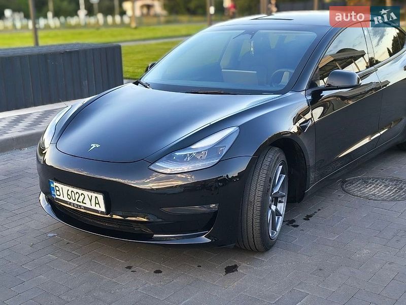 Седан Tesla Model 3 2023 в Лубнах