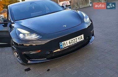 Седан Tesla Model 3 2023 в Лубнах