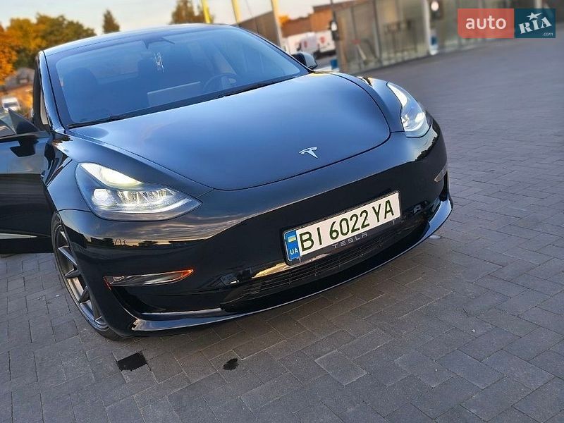 Седан Tesla Model 3 2023 в Лубнах