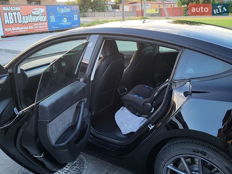 Седан Tesla Model 3 2023 в Лубнах