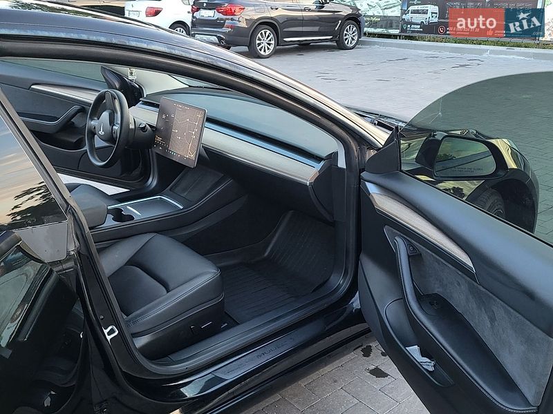 Седан Tesla Model 3 2023 в Лубнах