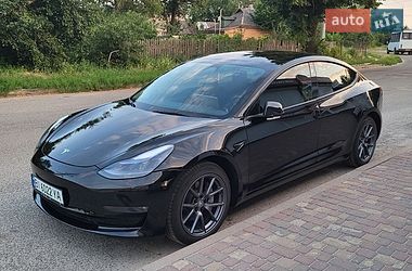 Седан Tesla Model 3 2023 в Лубнах