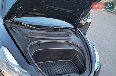 Седан Tesla Model 3 2023 в Лубнах