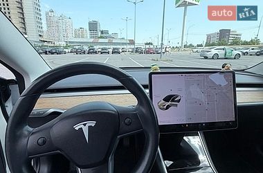 Седан Tesla Model 3 2019 в Киеве