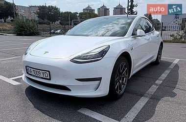 Седан Tesla Model 3 2019 в Киеве