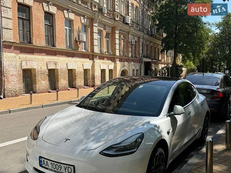 Tesla Model 3 2019