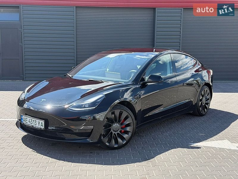Седан Tesla Model 3 2022 в Києві