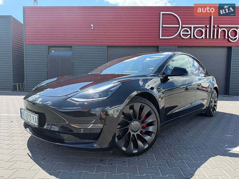 Седан Tesla Model 3 2022 в Києві