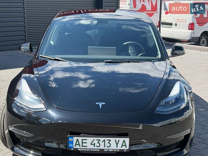 Седан Tesla Model 3 2022 в Києві