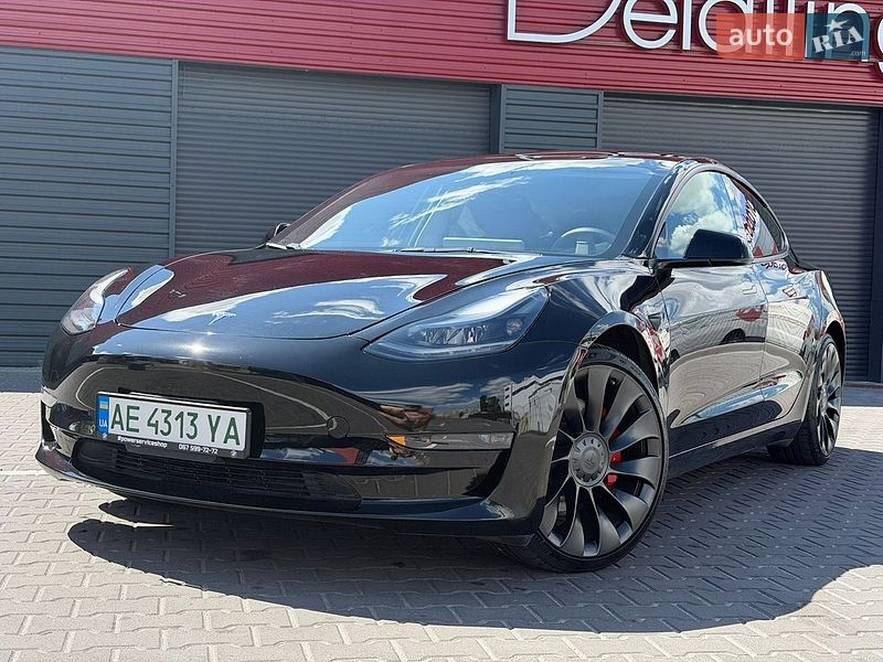 Седан Tesla Model 3 2022 в Києві