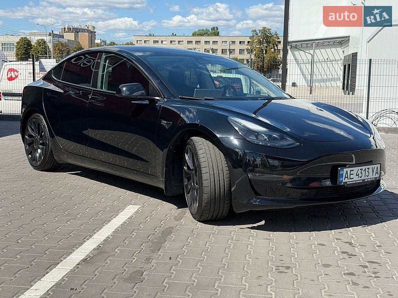 Седан Tesla Model 3 2022 в Києві