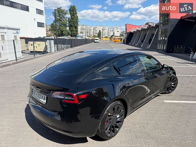 Седан Tesla Model 3 2022 в Києві