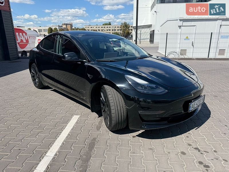 Седан Tesla Model 3 2022 в Києві
