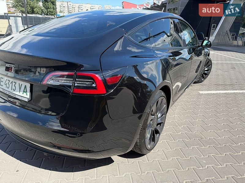 Седан Tesla Model 3 2022 в Києві