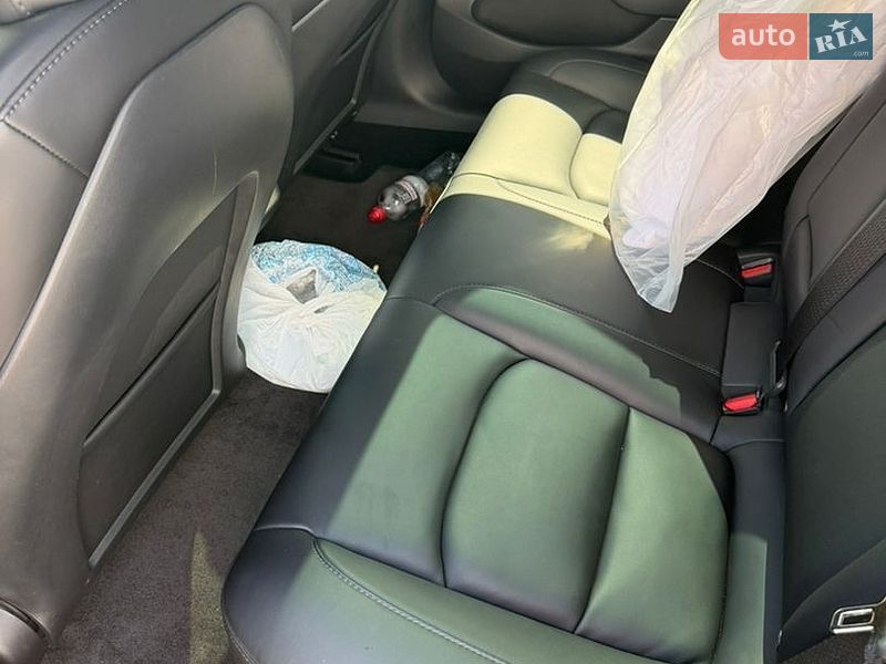 Седан Tesla Model 3 2022 в Києві