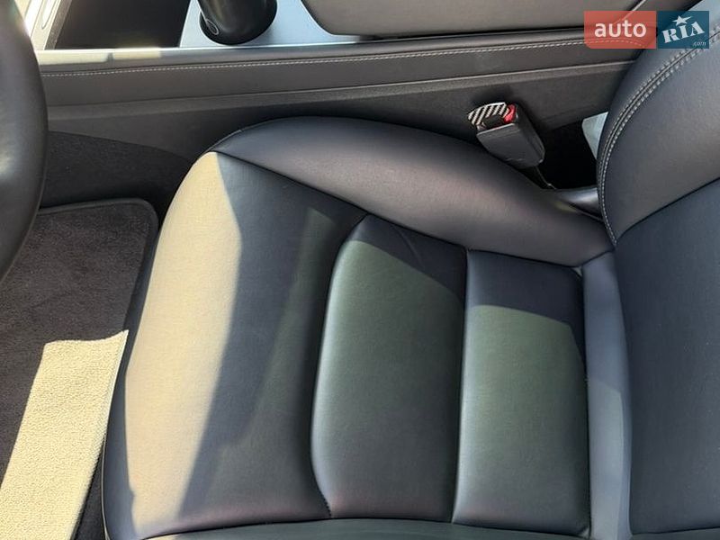 Седан Tesla Model 3 2022 в Києві