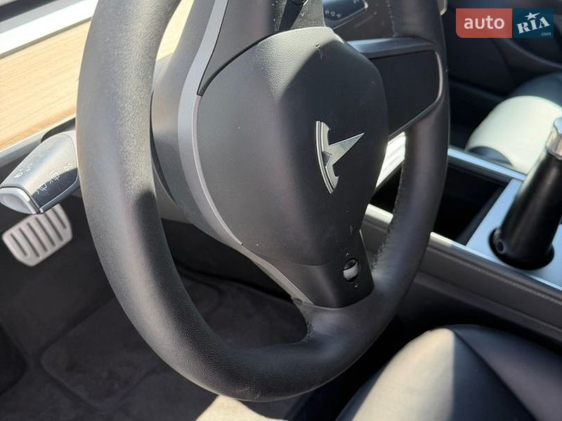 Седан Tesla Model 3 2022 в Києві