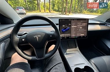 Седан Tesla Model 3 2023 в Нетешине