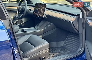 Седан Tesla Model 3 2023 в Нетешине