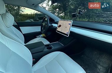 Седан Tesla Model 3 2020 в Киеве