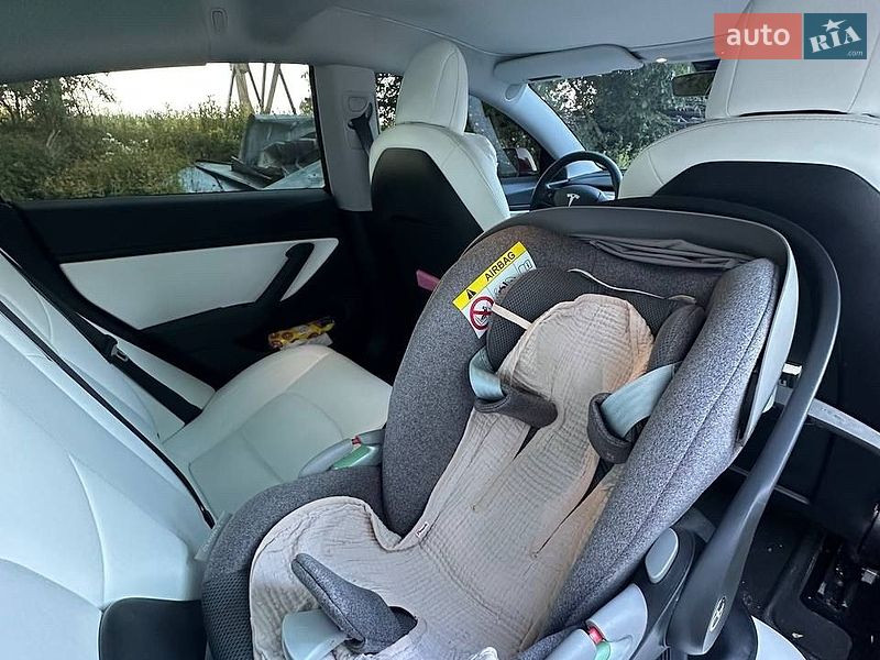 Седан Tesla Model 3 2020 в Киеве