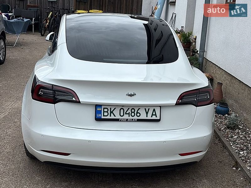 Седан Tesla Model 3 2018 в Сарнах фото 2 Седан Tesla Model 3 2018 в Сарнах