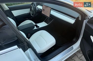 Седан Tesla Model 3 2019 в Ужгороде