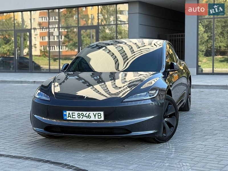 Седан Tesla Model 3 2024 в Днепре