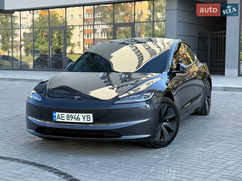 Седан Tesla Model 3 2024 в Дніпрі
