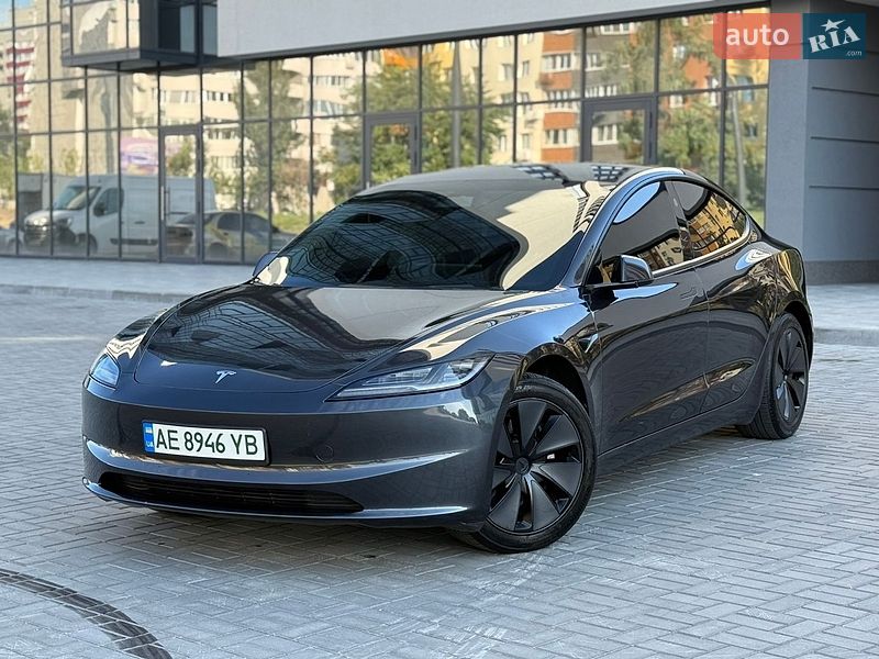 Седан Tesla Model 3 2024 в Днепре