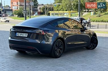 Седан Tesla Model 3 2024 в Днепре