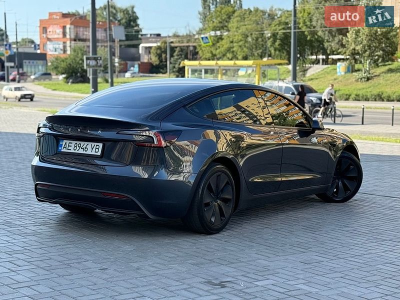 Седан Tesla Model 3 2024 в Днепре