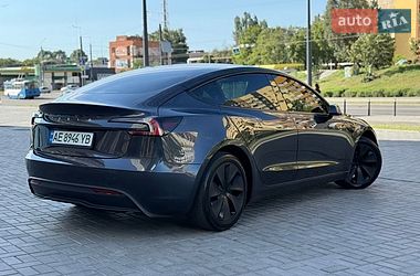 Седан Tesla Model 3 2024 в Дніпрі