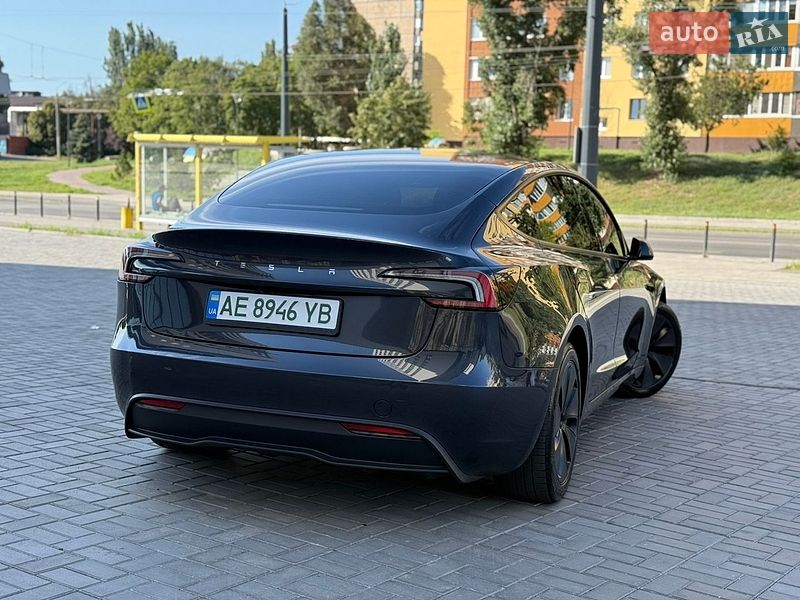 Седан Tesla Model 3 2024 в Днепре