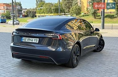 Седан Tesla Model 3 2024 в Днепре