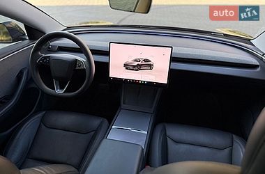 Седан Tesla Model 3 2024 в Днепре