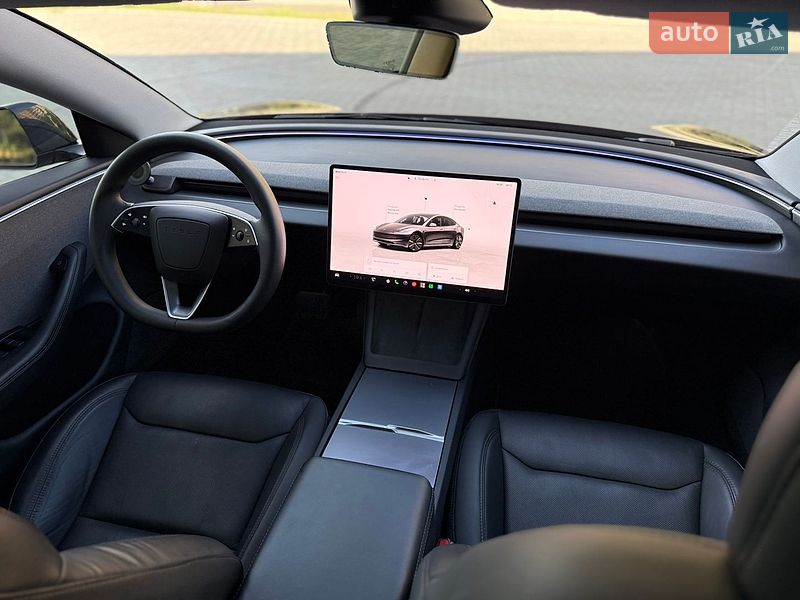 Седан Tesla Model 3 2024 в Днепре