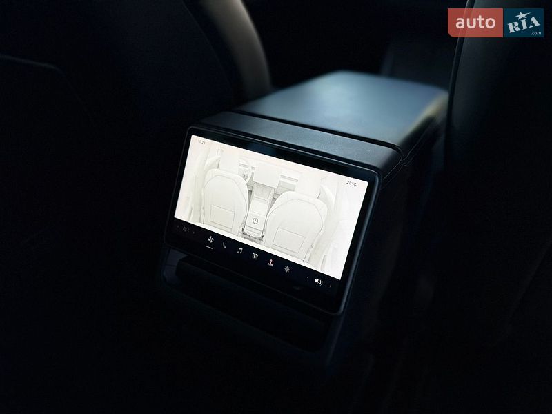 Седан Tesla Model 3 2024 в Дніпрі