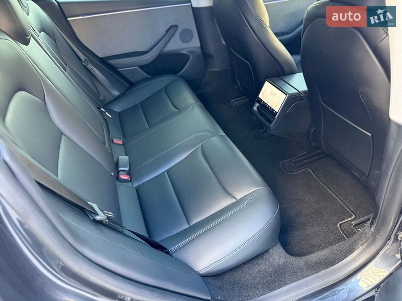 Седан Tesla Model 3 2024 в Днепре